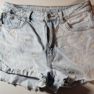 American Eagle Outfitters Light Blue Floral Jean Shorts In Size 6